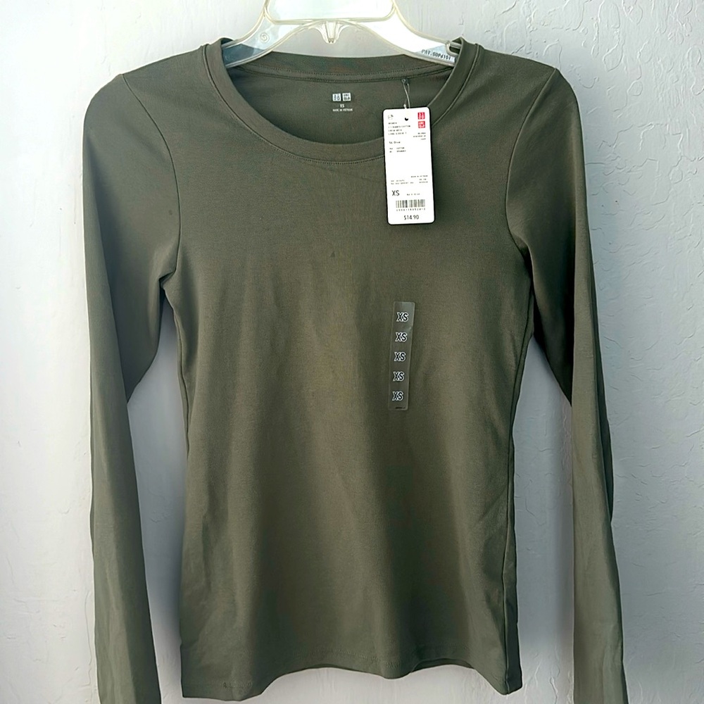 Uniqlo women’s ribbed cotton long sleeve tee